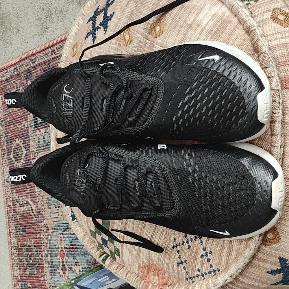 Nike 270 sneakers
